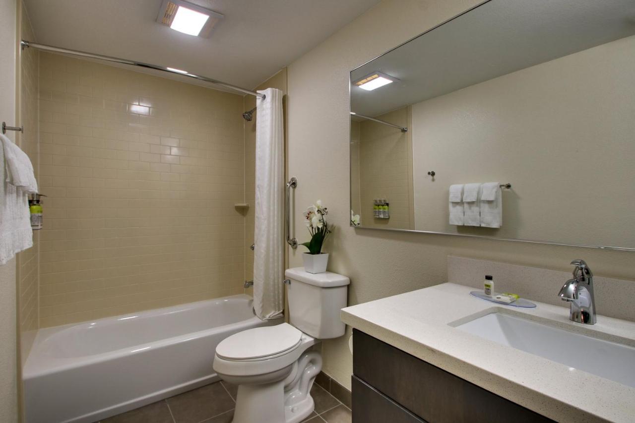 Candlewood Suites - Wichita East By Ihg Zewnętrze zdjęcie