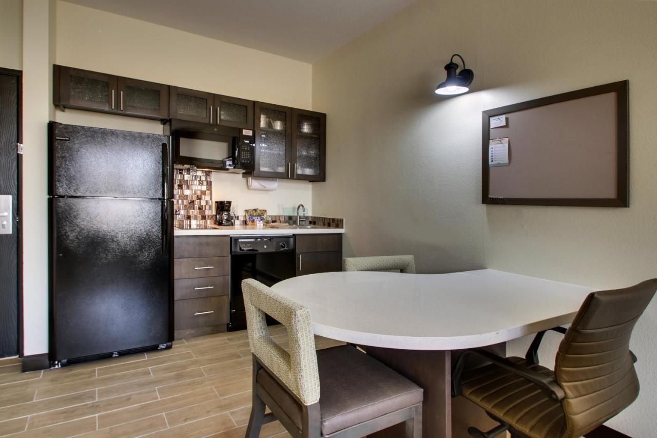 Candlewood Suites - Wichita East By Ihg Zewnętrze zdjęcie